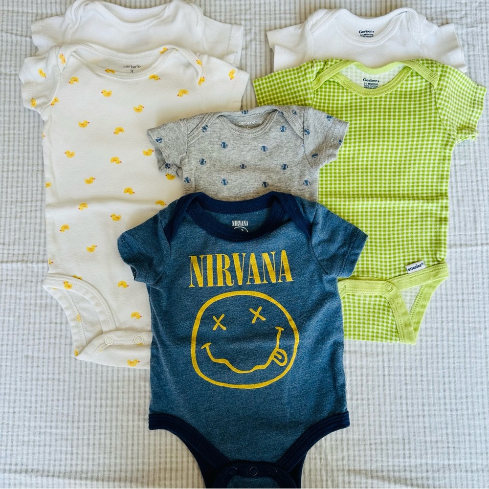 Carters/Gerber Newborn/0-3M Onesies Lot